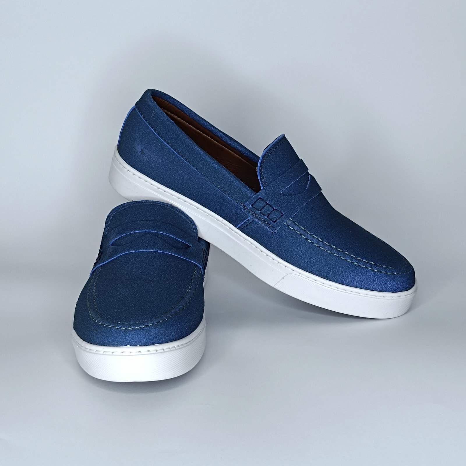 حذاء رجالي الجين أزرق وأبيض – موديل (15D6) - Image 4