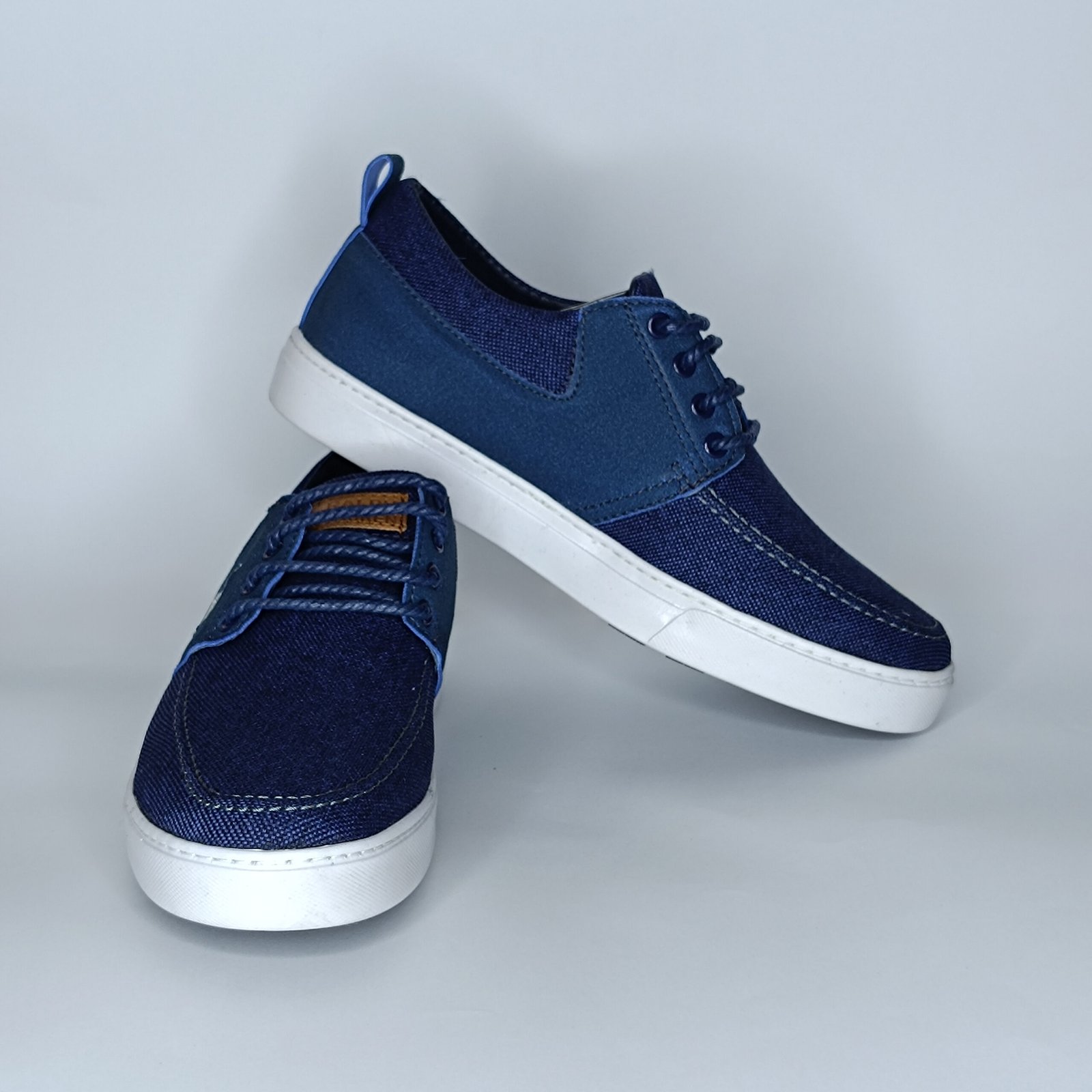 حذاء رجالي الجين أزرق غامق ومتوسط وأبيض – موديل (06T10) - Image 4