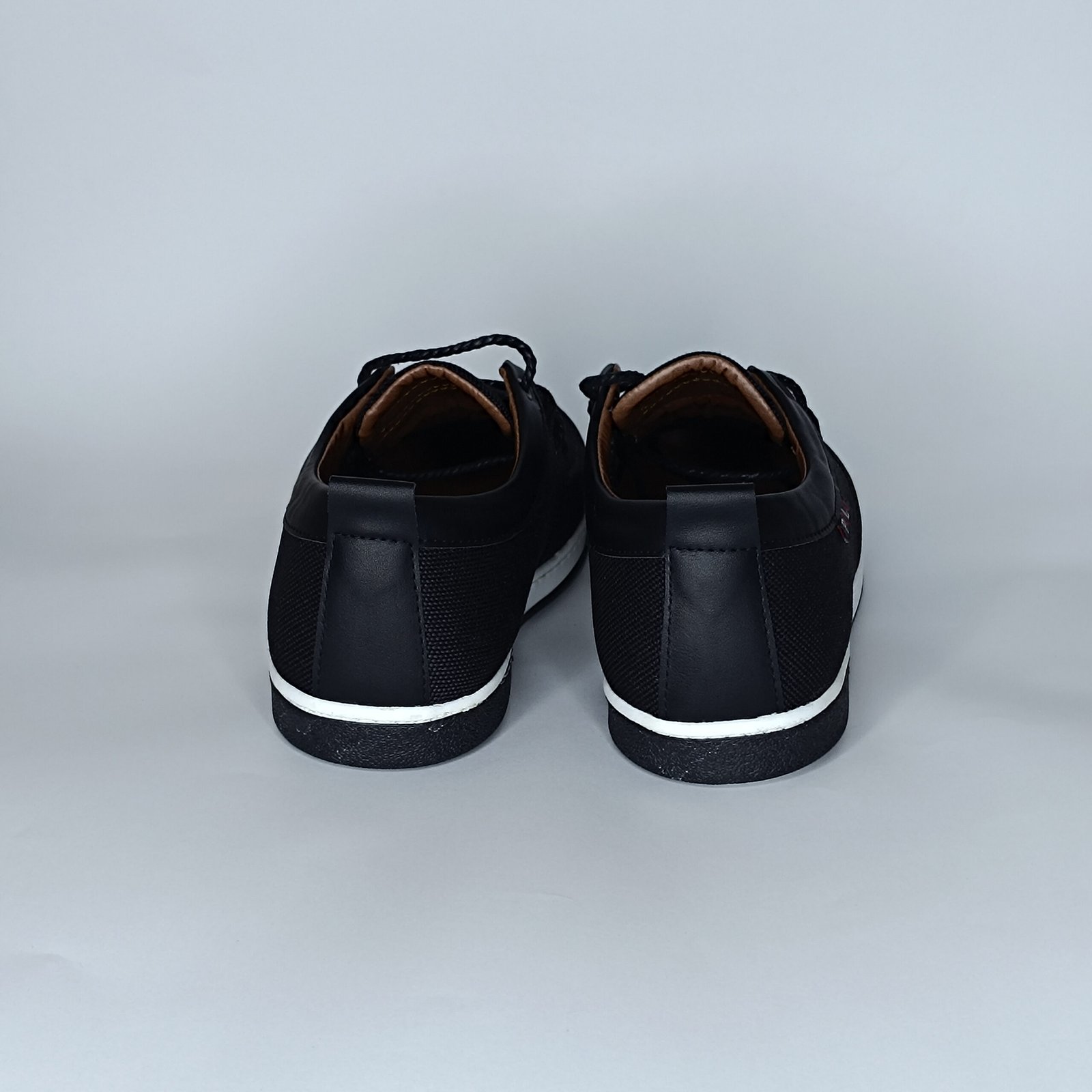 حذاء رجالي الجين أسود وبرتقالي غامق وأبيض – موديل - Image 3