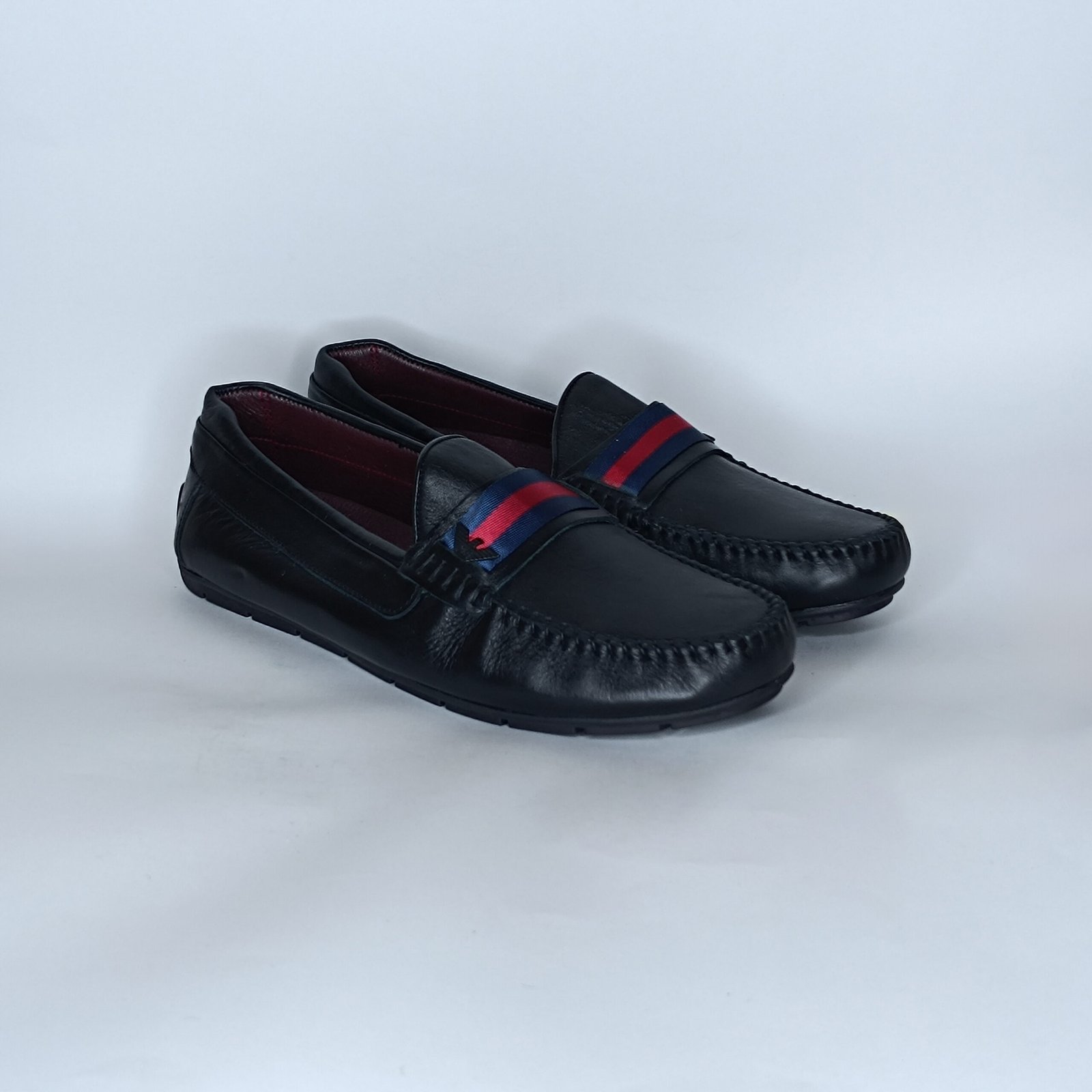 حذاء رجالي جلد أسود وأزرق غامق وأحمر– موديل - Image 2