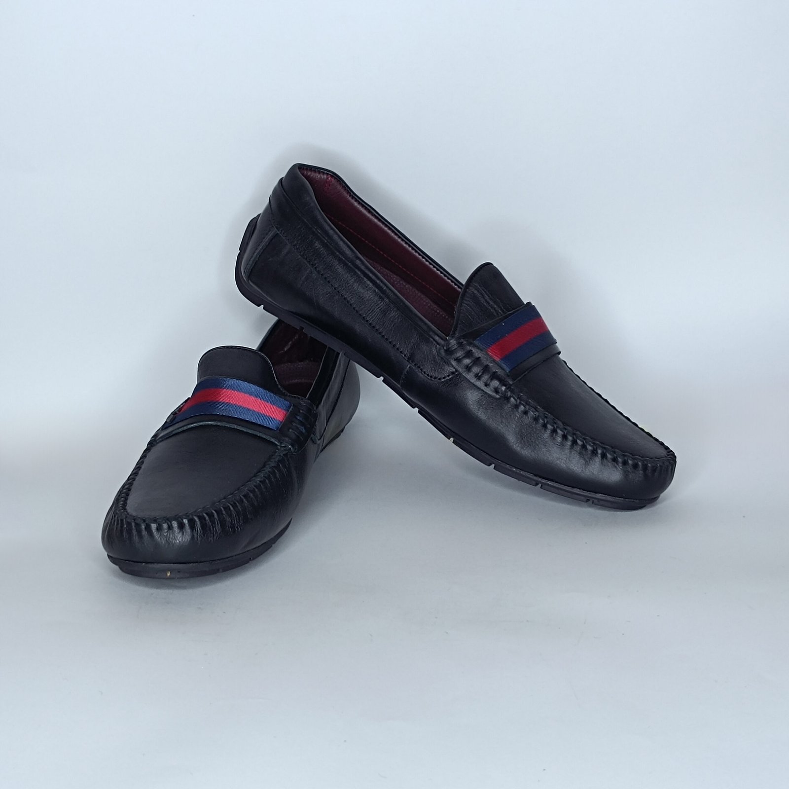 حذاء رجالي جلد أسود وأزرق غامق وأحمر– موديل - Image 4